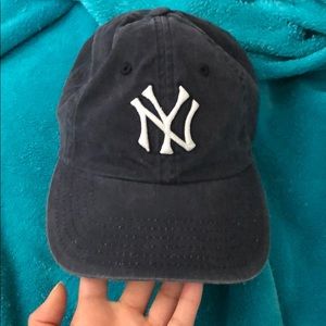 Yankees baseball hat (urban outfitters)